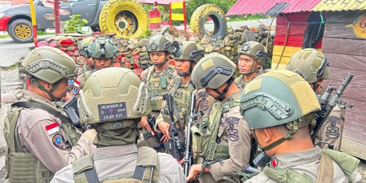 Patroli Humanis di Puncak Jaya: Satgas Damai Cartenz Bangun Kepercayaan Warga dari Kampung ke Kampung