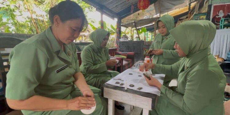 Kreativitas Persit Kodim Mimika Jadikan Batu Pyrite Papua Aksesori Bernilai Estetika Tinggi dan Diminati Pasar