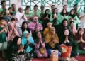 Satu Bulan Mencari Satu Hari Berbagi, Komunitas Mas Wali Bagi-bagi Sembako Kepada Jemaah Masjid Asy Syuhada Mimika