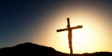 Puisi-Puisi: Balada Penyaliban, Celana Ibu, dan Leiden 12/10/78