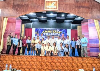 Adu Gagasan Dalam Ajang Lomba Debat Bahasa Indonesia Tingkat SMA di Kabupaten Flores Timur Berlangsung Meriah