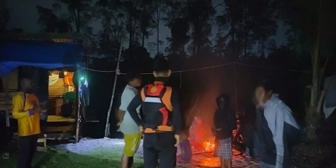 Dua Kapal Motor Berpenumpang 28 Orang Kehabisan BBM di Perairan Pasir Hitam Timika, SAR Gabungan Lakukan Pertolongan