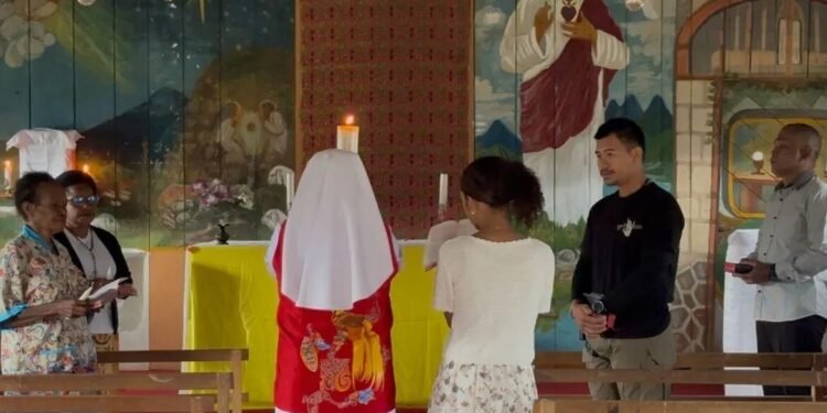 Pengamanan Satgas Damai Cartenz Hadirkan Rasa Aman Saat Misa Sabtu Suci di Gereja Santa Elisabeth Sinak