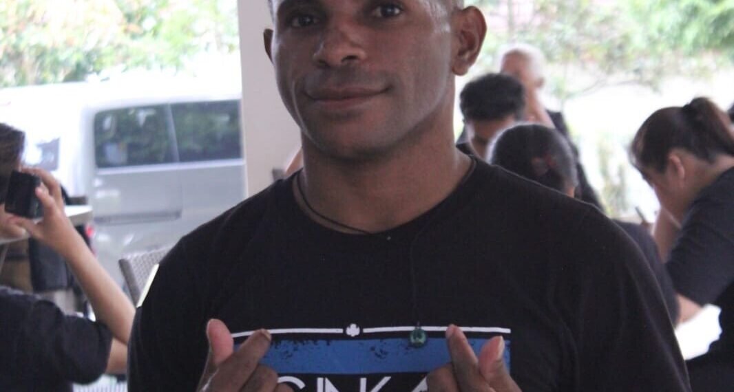 Esai: Analisis Kondisi Sosial dan Alam Papua dalam Angin-Angin Laut Irian Diah dari Perspektif Longinus