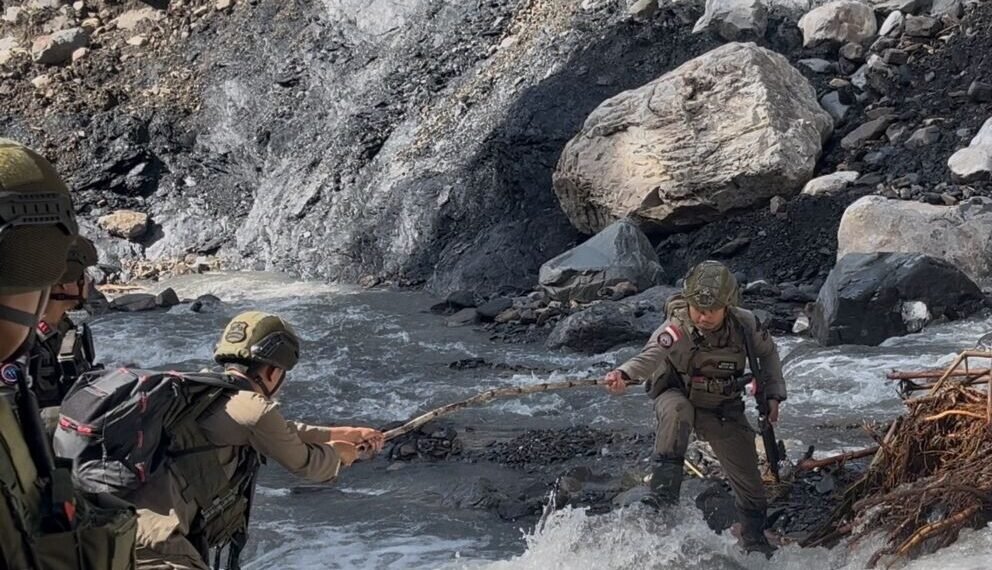 Satgas Damai Cartenz Gencarkan Patroli Taktis di Sinak Puncak