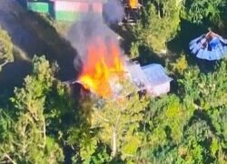 Anak Buah OPM Puncak Pimpinan Lekagak Talenggen Bakar Rumah Warga di Distrik Pogoma, Kabupaten Puncak