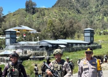 Terus Jaga Kondusifitas Satgas Damai Cartenz Lakukan Patroli di Sinak