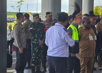 Pangdam XVII/Cenderawasih Bersama Forkopimda Sambut Kunjungan Wapres RI di Nabire