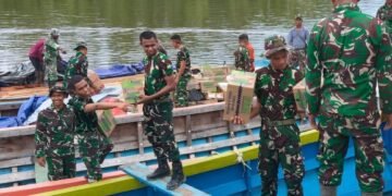 Ratusan Personel Satgas TNI Manunggal Membangun Desa Ke-128 Berangkat Menuju Kampung Keakwa