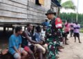 Danki Satgas TMMD Komsos Sapa Warga Kampung Keakwa