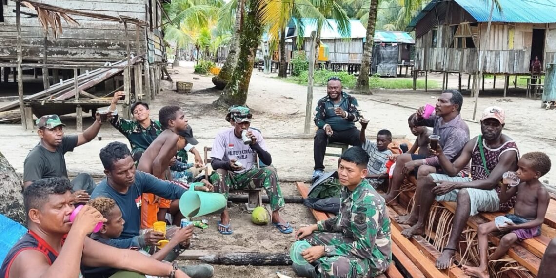 Ngopi Bareng Hiasi Suasana Santai Usai Kerja Satgas TMMD dan Warga