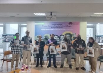 Sejumlah Akademisi dan Aktivis Tampil Dalam Acara Bedah Buku Tokoh Bangsa Papua Thom Beanal di Gedung Tempo Jakarta