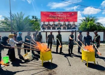 Kejari Musnahkan Ribuan Barang Bukti dari 52 Perkara Inkrah