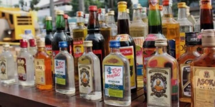 Bea Cukai Timika Temukan Miras Pabrik Dijual oleh Tempat yang Tidak Memiliki Izin