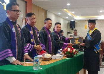 STT Spirit Timika Resmi Wisuda 20 Mahasiswa Raih Gelar Sarjana hingga Doktor
