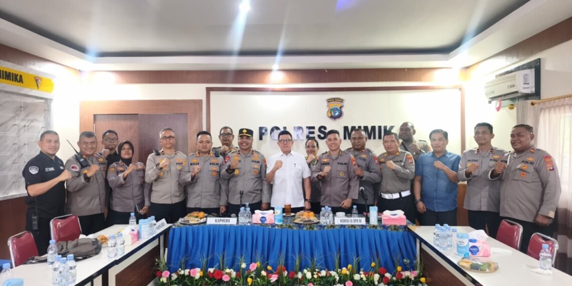 Anggota DPR RI Soedeson Tandra Kunker ke Polres Mimika