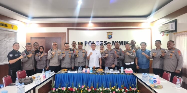 Anggota DPR RI Soedeson Tandra Kunker ke Polres Mimika