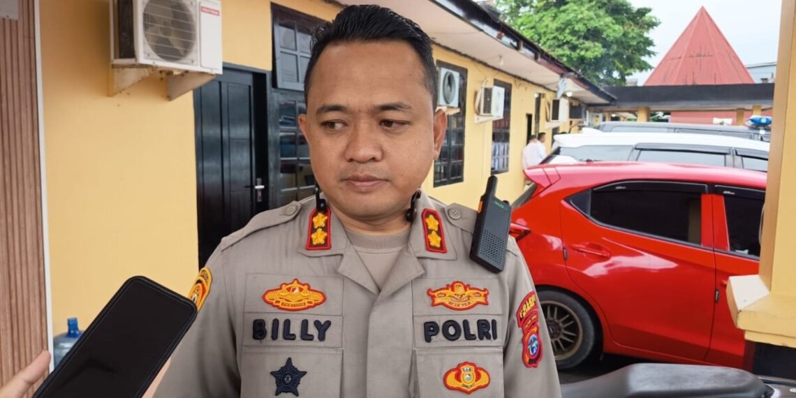 Sambut Hari Bhayangkara Polda Papua Tengah dan Polres Mimika Bakti Sosial ke Pulau Karaka Mimika dalam Pekan Ini