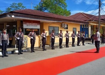 Kapolda Papua Tengah Bersama PJU Lakukan Kunker di Polres Mimika, Beri Support Anggota