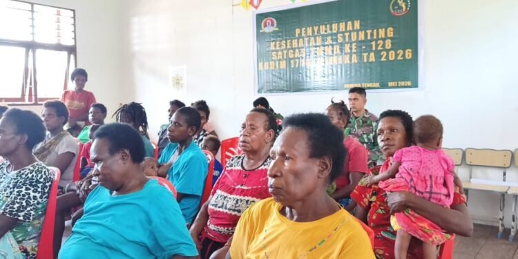 Satgas TMMD dan Pustu Kampung Keakwa Gelar Penyuluhan Kesehatan untuk Warga