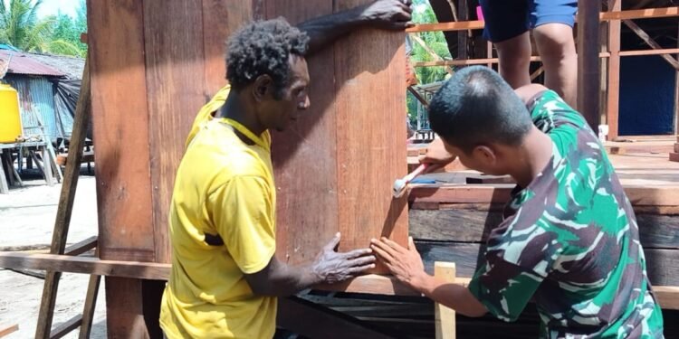 Pemasangan Dinding Dimulai, Progres Rumah TMMD di Keakwa Capai 30 Persen