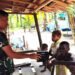 Satgas TMMD Bagikan Ransum kepada Anak-Anak di Lokasi TMMD