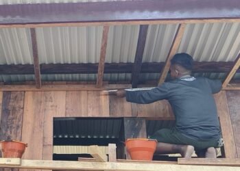 Tahap Lanjutan, Rangka Plafon MCK Umum Program TMMD Mulai Dikerjakan