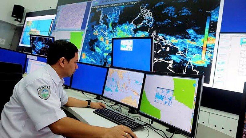 BMKG Peringatkan Hujan Sedang hingga Lebat Disertai Petir di Sebagian Besar Mimika
