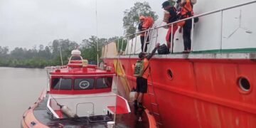 Hilang Kontak Sejak Kamis, Tim SAR Gabungan Buru Perahu Nelayan Berpenumpang 4 Orang di Perairan Atuka