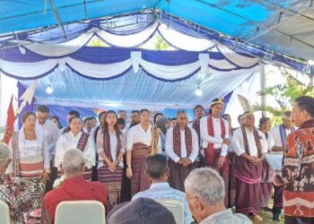 Hedung Sambut Wali Kota Septinus Lobat dan Ketua IKF Kota Sorong Martinus Lende Mere Serta Rombongan Saat Pelantikan IKL Kota Sorong