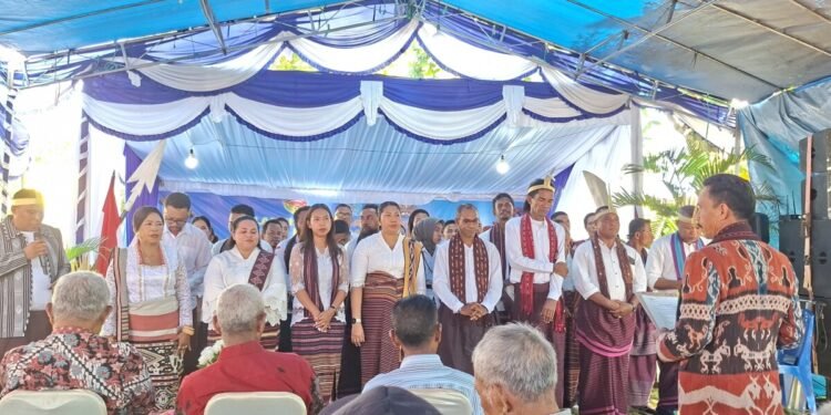 Hedung Sambut Wali Kota Septinus Lobat dan Ketua IKF Kota Sorong Martinus Lende Mere Serta Rombongan Saat Pelantikan IKL Kota Sorong