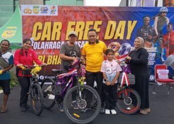 Polres Mimika Semarakkan HUT Bhayangkara ke-80, Ribuan Warga Padati CFD Untuk Olahraga Bersama dan Dapat Door Prize