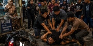Karma! Jambret Kalung Emas di Jalan Jeruk SP II Ditangkap Polisi Setelah Sepeda Motornya Ditendang Warga Hingga Jatuh