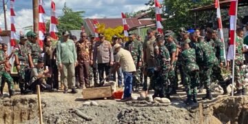 Pangdam XVII/Cenderawasih Letakkan Batu Pertama Jembatan Garuda Merah Putih di Timika
