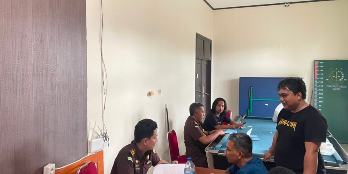 Kasus Sabu dengan131 Paket Narkotika Barang Bukti Masuk Tahap II, Polres Mimika Limpahkan Tersangka ke Kejari