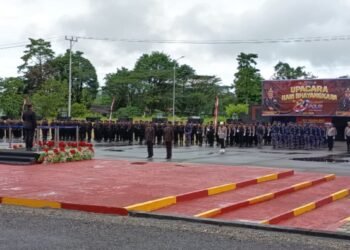 Peringati HUT Bhayangkara ke-80, Polres Mimika Gelar Upacara dan Bacakan Amanat Presiden