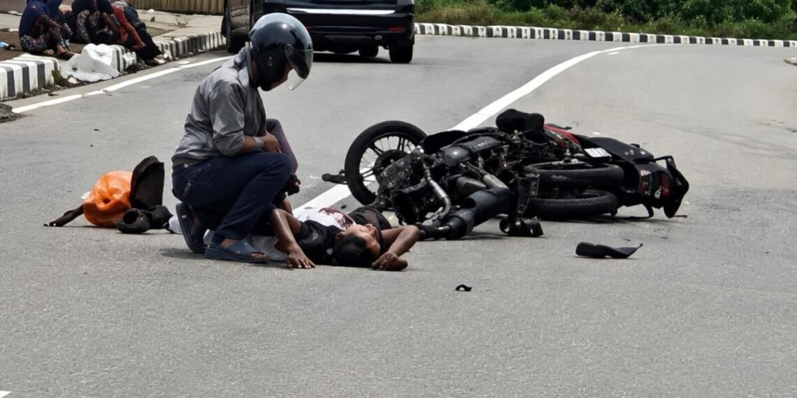 Lakalantas Mobil dan Sepeda Motor di SP 5 Mimika, Tiga Orang Dilarikan ke Rumah Sakit