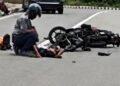 Lakalantas Mobil dan Sepeda Motor di SP 5 Mimika, Tiga Orang Dilarikan ke Rumah Sakit