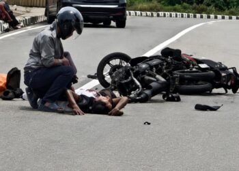 Lakalantas Mobil dan Sepeda Motor di SP 5 Mimika, Tiga Orang Dilarikan ke Rumah Sakit