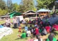 Jalin Silaturahmi Sambil Salurkan Sembako untuk Warga, Tokoh Adat Dukung Ajakan Bupati Elvis Tabuni Jaga Keamanan Kabupaten Puncak