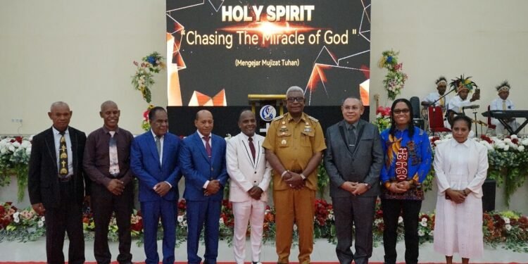 Bupati Mimika Resmikan Gereja GPdI Holy Spirit, Dorong Penguatan Iman dan Kebersamaan