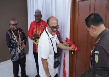 Kunjungan Kajati Papua ke Kabupaten Mimika Sekaligus Resmikan Rumah Dinas Pegawai Kejari Mimika