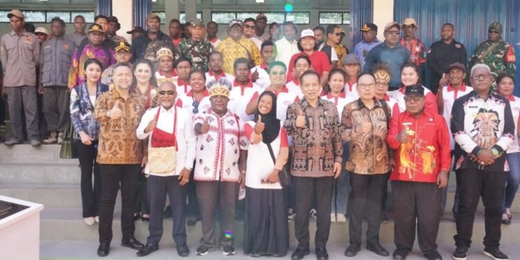 Menteri Koperasi Kunker ke Mimika dan Resmikan Kopdes Merah Putih di Kampung Atuka