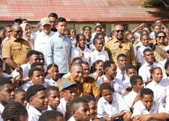 Wapres Gibran Tinjau Sentra Pendidikan di Mimika Didampingi Gubernur Papua Tengah dan Wakil Bupati Mimika