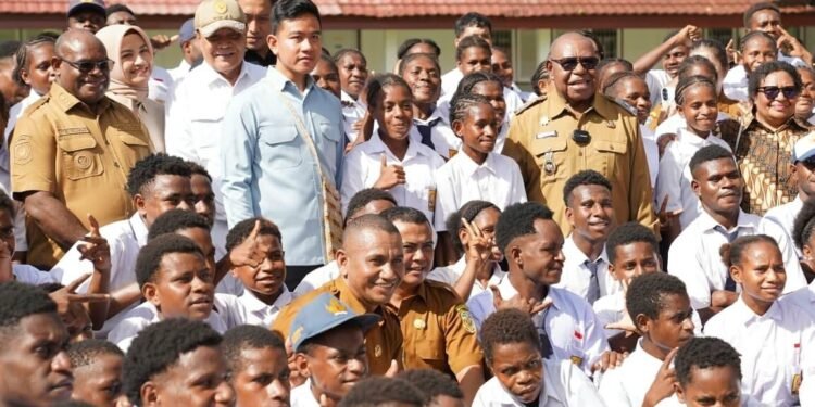 Wapres Gibran Tinjau Sentra Pendidikan di Mimika Didampingi Gubernur Papua Tengah dan Wakil Bupati Mimika