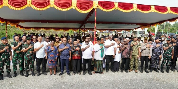 Pemprov Papua Tengah dan Pemkab Mimika Salurkan 64 Sapi Kurban Idul Adha 1447 H