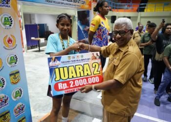 Bupati Mimika Johannes Rettob Resmi Menutup Turnamen Tenis Meja Bupati Cup I Tingkat pelajar SMP dan SMA/SMK se-Kabupaten Mimika