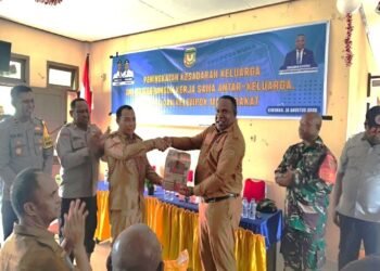 Sambut HUT RI, BPBD Mimika Salurkan Sembako untuk Warga di Mimika Barat