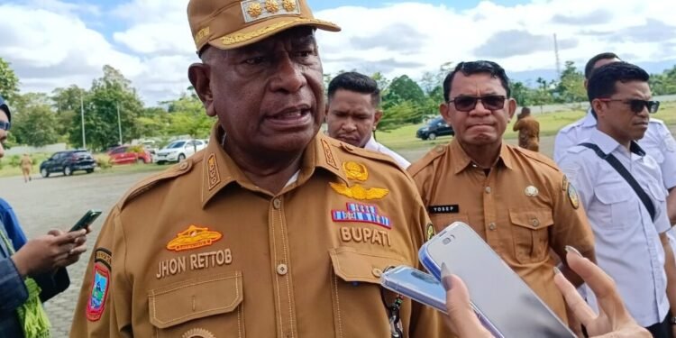 Harus Siap Jadi Pelayan Masyarakat, Bupati JR Wanti 500 Lebih CPNS Mimika Tak Terlena Status