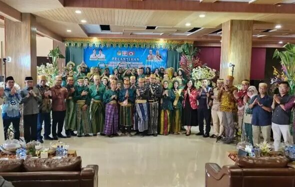 Pengurus KKW Mimika Periode 2026-2031 Resmi Dilantik, Muhammad Tahir Ajak Warga Wajo Perkuat Persatuan